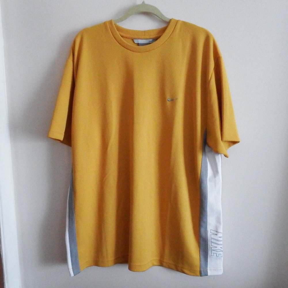 Vtg. Mens Nike Yellow Short Sleeve T-Shirt XXL